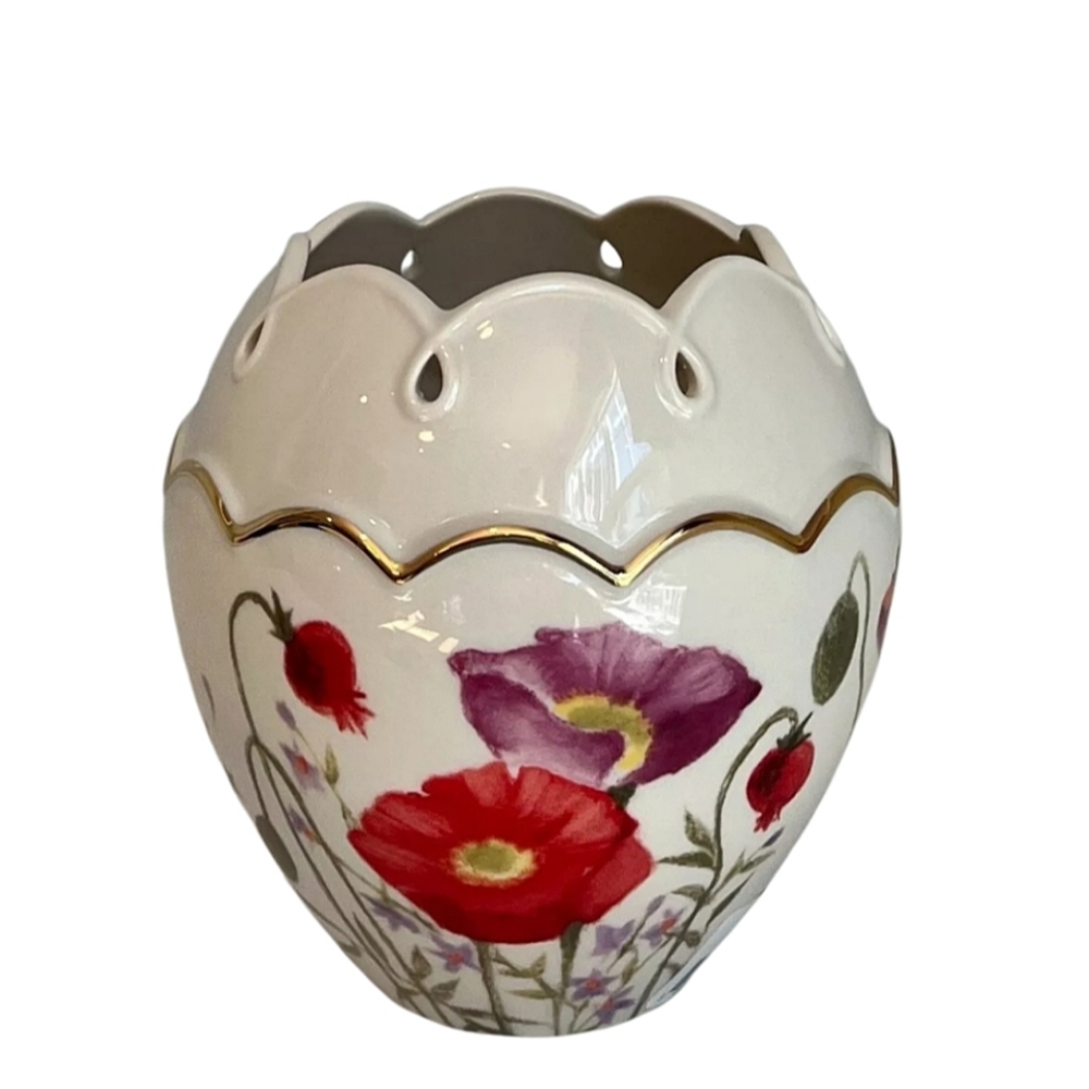 Lenox Scalloped Floral Vase with Gold Accents